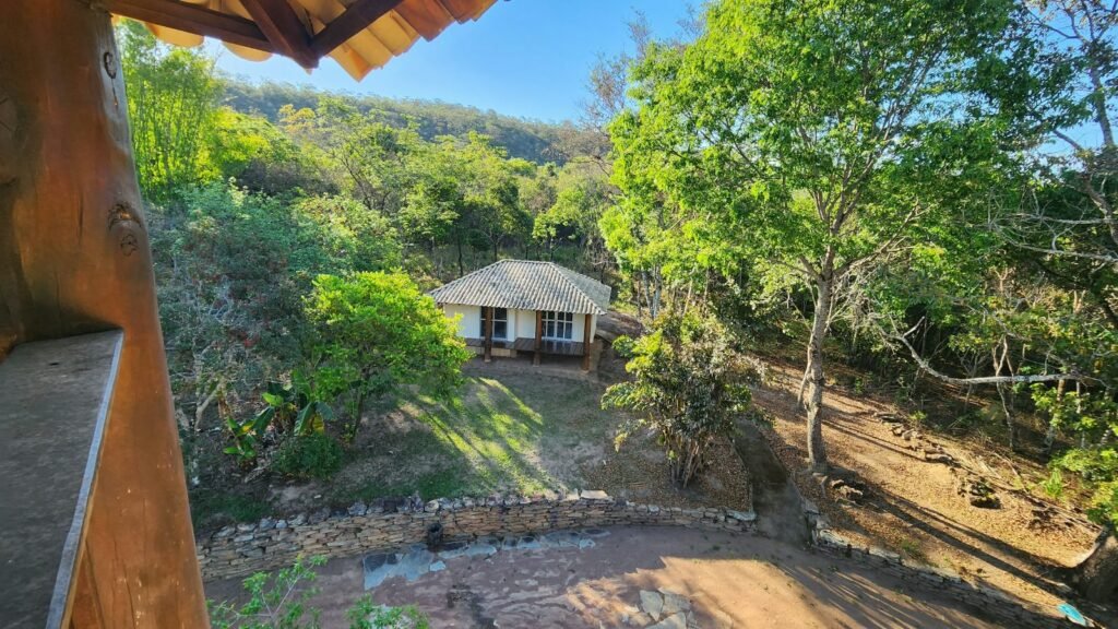 🌿 Propriedade Exclusiva de 4 Hectares no Morrão com 3 Casas, Mirante e Natureza Preservada – R$ 4 Milhões