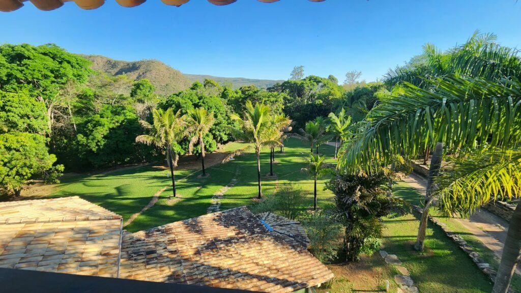 🌿 Propriedade Exclusiva de 4 Hectares no Morrão com 3 Casas, Mirante e Natureza Preservada – R$ 4 Milhões