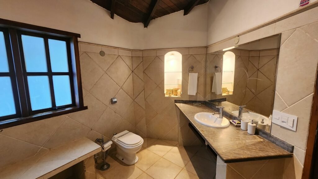 🌿 Propriedade Exclusiva de 4 Hectares no Morrão com 3 Casas, Mirante e Natureza Preservada – R$ 4 Milhões