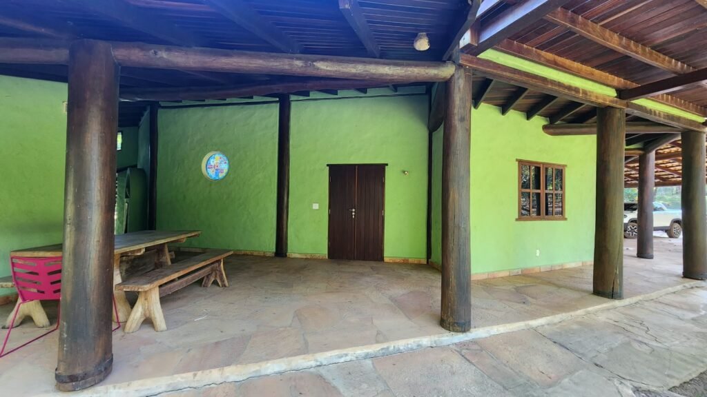 🌿 Propriedade Exclusiva de 4 Hectares no Morrão com 3 Casas, Mirante e Natureza Preservada – R$ 4 Milhões
