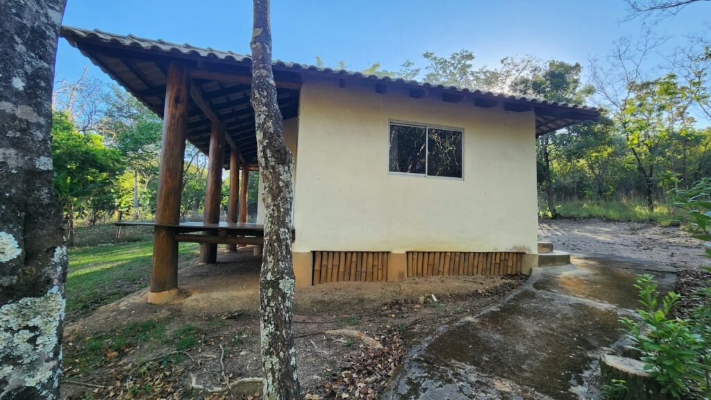 🌿 Propriedade Exclusiva de 4 Hectares no Morrão com 3 Casas, Mirante e Natureza Preservada – R$ 4 Milhões