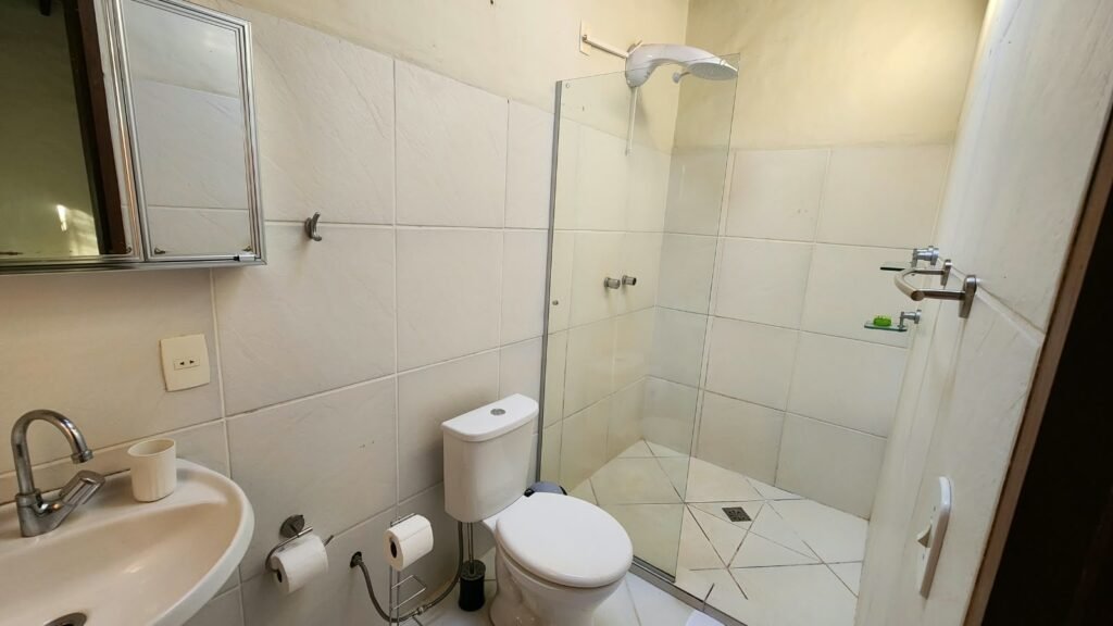 🌿 Propriedade Exclusiva de 4 Hectares no Morrão com 3 Casas, Mirante e Natureza Preservada – R$ 4 Milhões