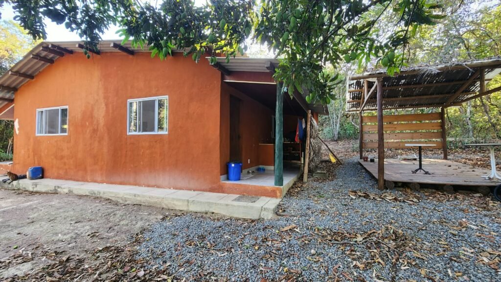 🌿 Propriedade Exclusiva de 4 Hectares no Morrão com 3 Casas, Mirante e Natureza Preservada – R$ 4 Milhões