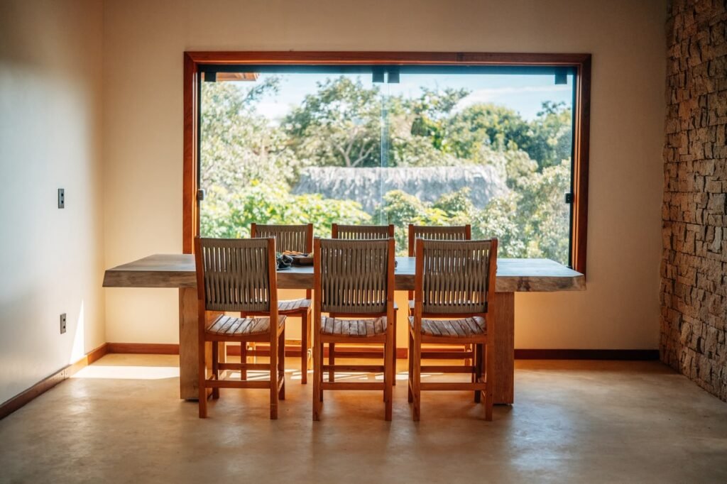 Vende-se Casa Duplex com 3 Suítes, Ofurô e Vista para a Natureza – Alto Paraíso