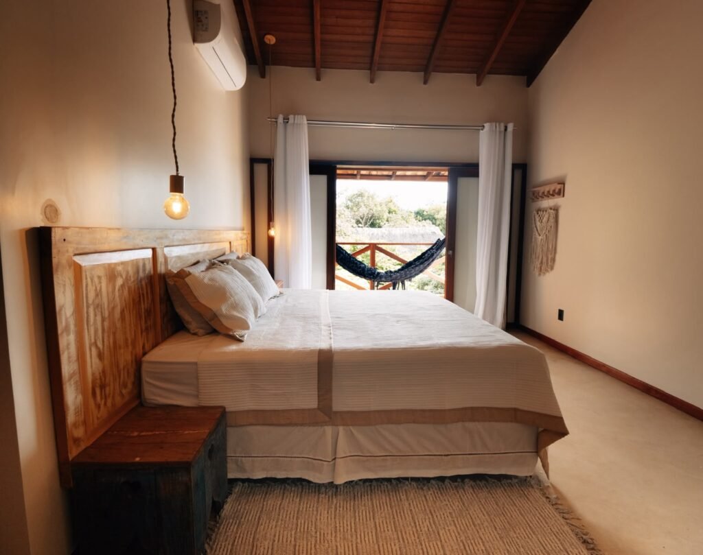 Vende-se Casa Duplex com 3 Suítes, Ofurô e Vista para a Natureza – Alto Paraíso