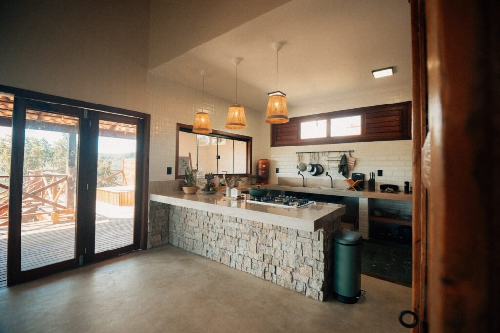 Vende-se Casa Duplex com 3 Suítes, Ofurô e Vista para a Natureza – Alto Paraíso