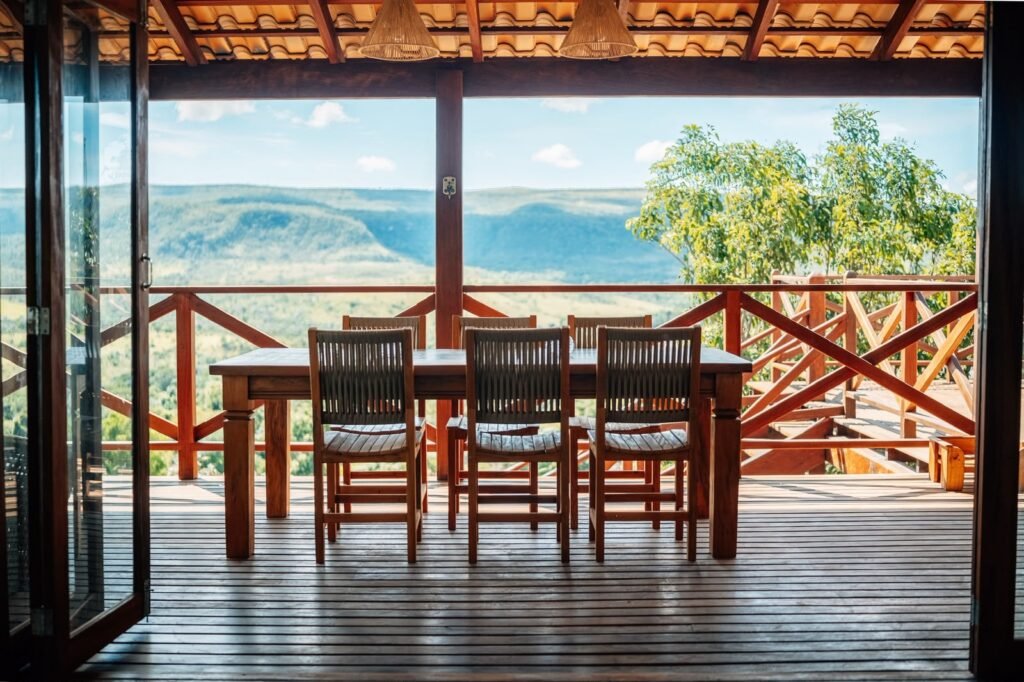 Vende-se Casa Duplex com 3 Suítes, Ofurô e Vista para a Natureza – Alto Paraíso